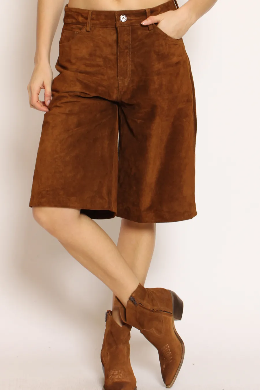 Vicolo Bermuda scamosciato genuine leather cuoio- Bermuda E Shorts