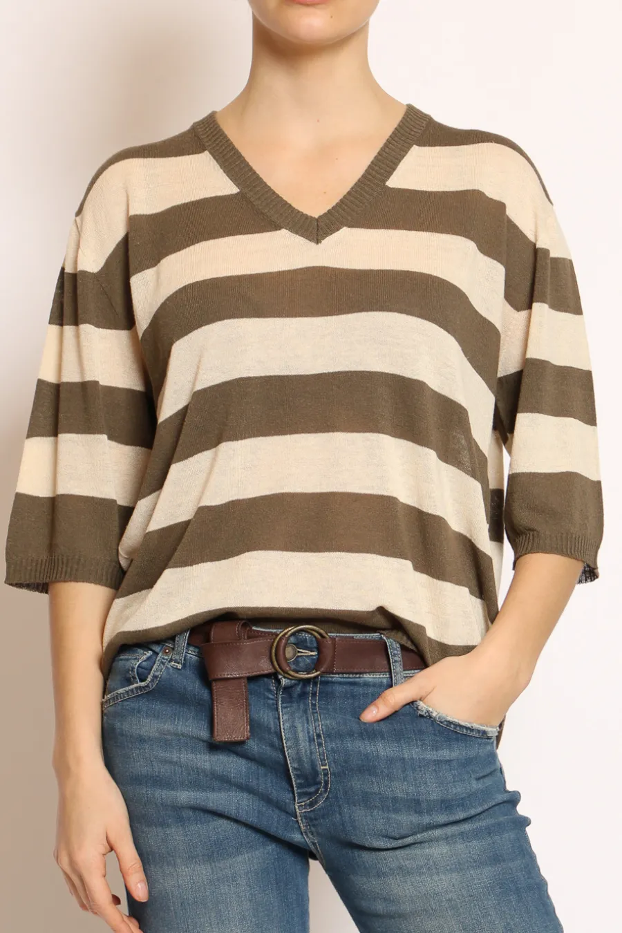 Kontatto Maglia scollo v a righe misto lino oliva/crema- Maglie