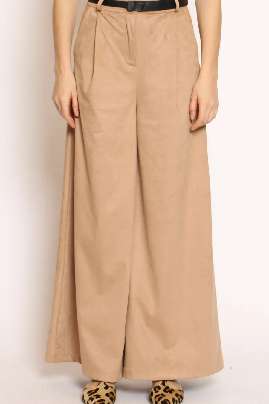 Have one Pantalone palazzo scamosciato con pinces sabbia- Pantaloni